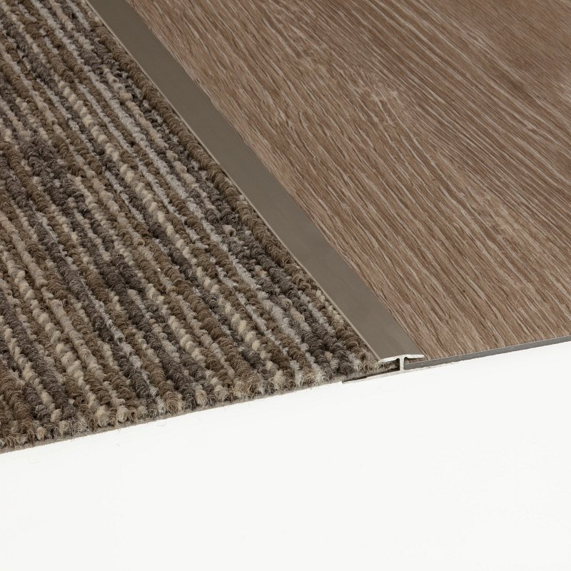 Metal Reducer · Satin Silver for this floor